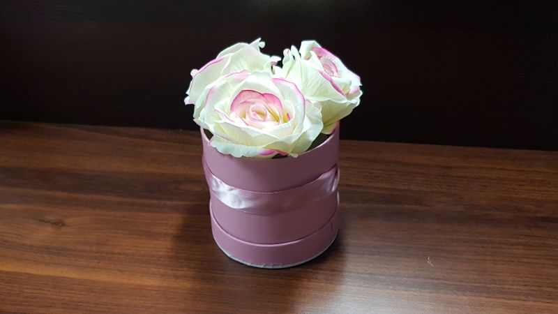 Flower box ze sztucznych kwiatów